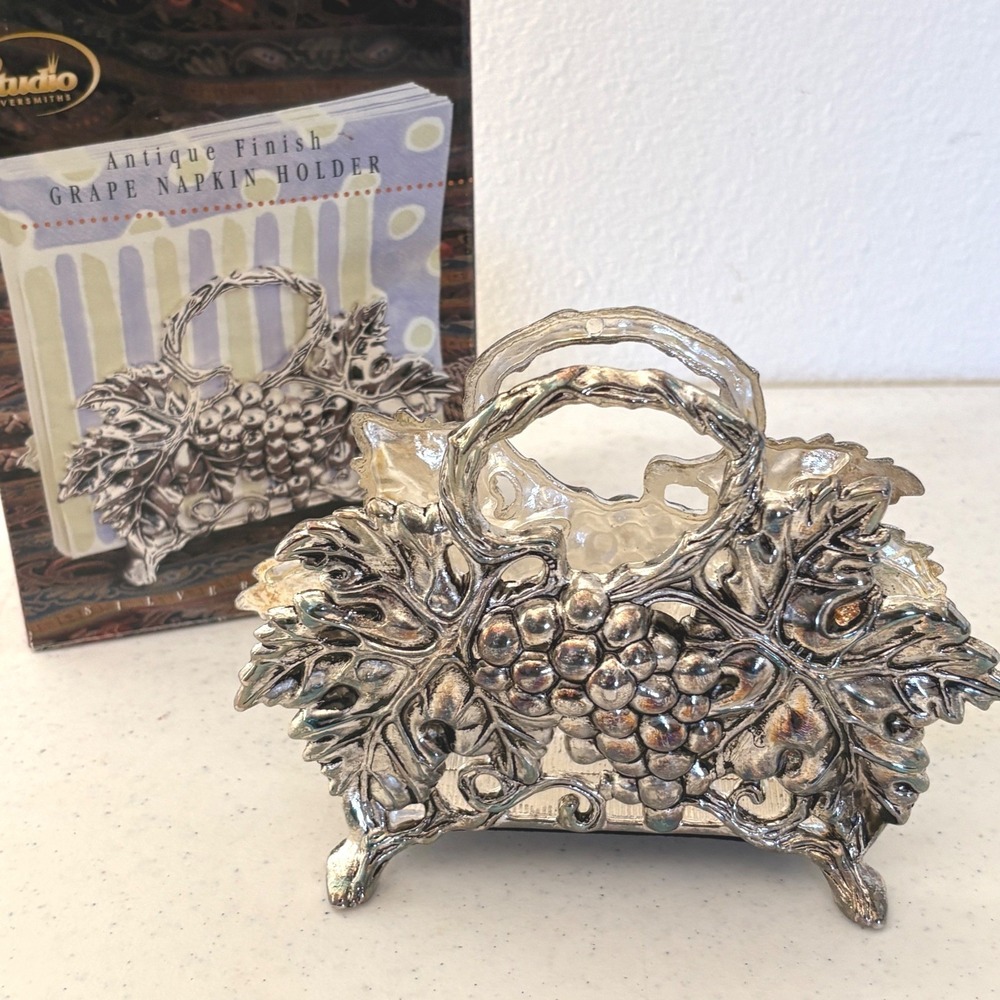 Studio Silversmiths Silver‎ Plated Grape Napkin Holder Antique Finish 61760